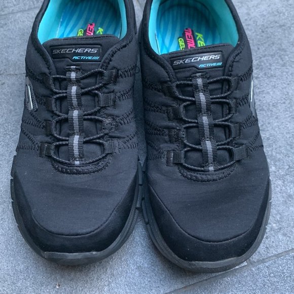 Black Skechers, very light! - Picture 3 of 8